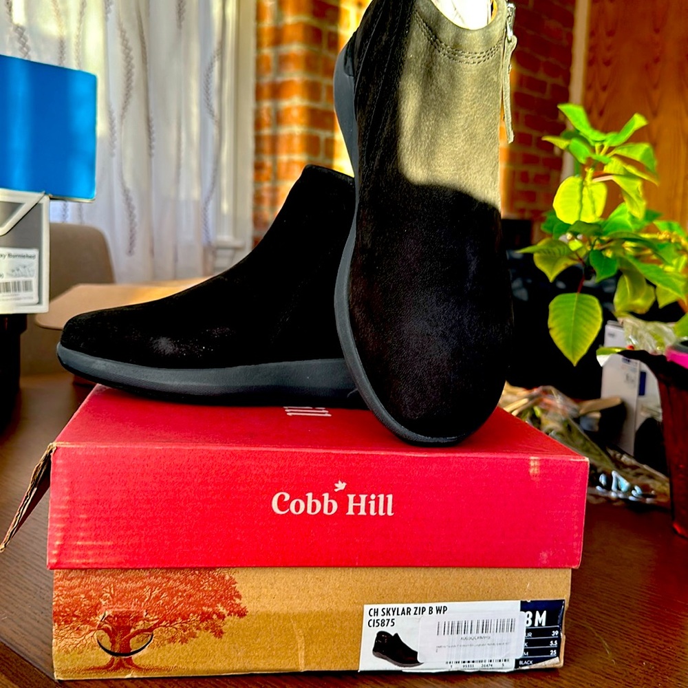 Cobb Hill Skylar Zip Boot WP Womens Boot size 8M